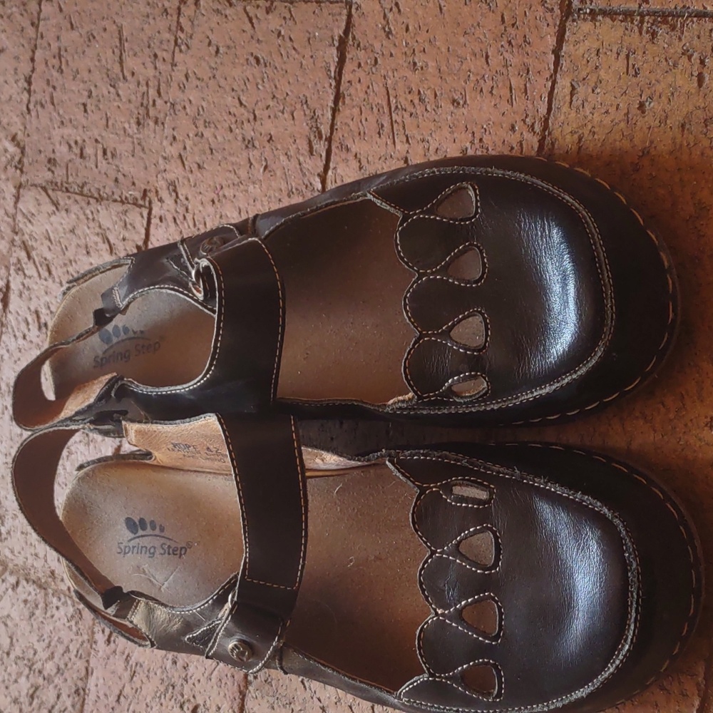 Cute Spring Step Shoes - Picture 2 of 6